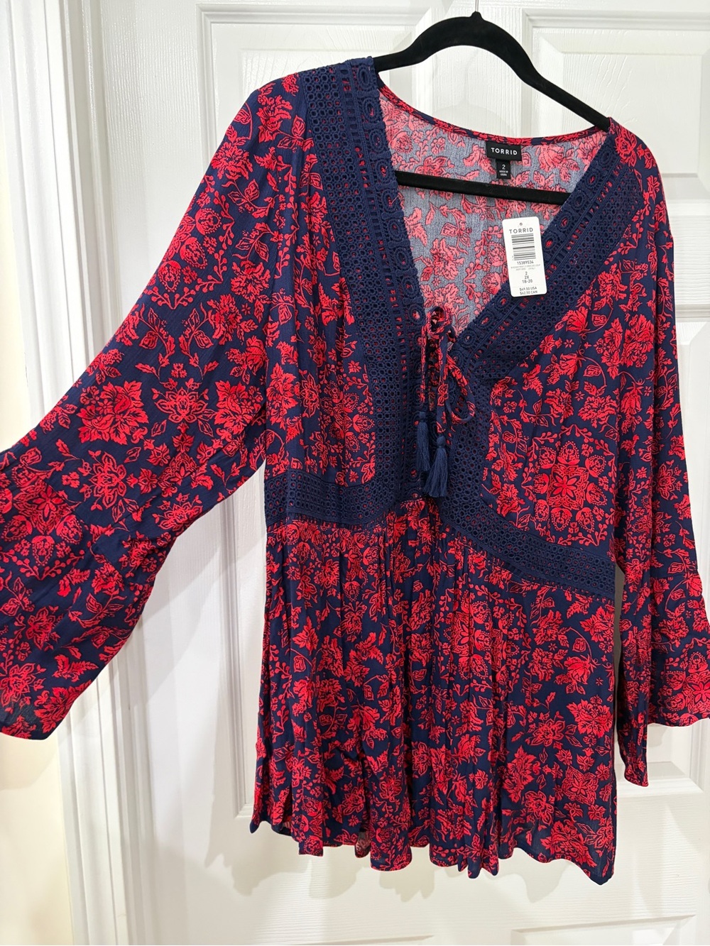 NWT Torrid 2X Navy and Red Floral Peasant Tunic